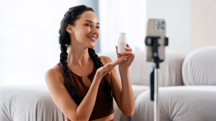 Η ΑΑΔΕ στήνει ψηφιακό δίχτυ για influencers: Πώς η εφορία «βλέπει» τα λεφτά από τα social πριν δηλωθούν