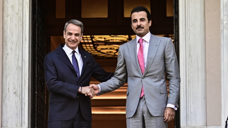 Νέες επενδύσεις, έπαινοι για την ελληνική οικονομία και στήριξη στην κρίση, τα μηνύματα από τη συνάντηση Μητσοτάκη με τον Εμίρη του Κατάρ