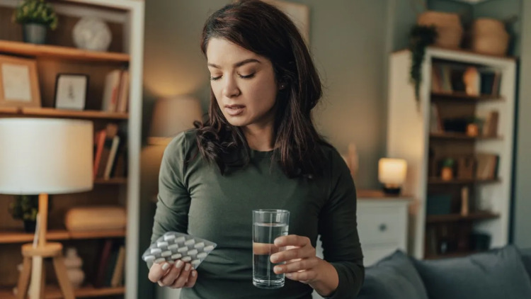 Μικροβιακή αντοχή: Στο κοντινό μέλλον θα κινδυνεύει η ζωή μας από απλές λοιμώξεις – Ένας καθηγητής εξηγεί
