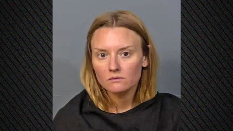 Καθηγήτρια μαθηματικών στη Φλόριντα απολύθηκε επειδή έκανε σεξ με ανήλικο μαθητή

