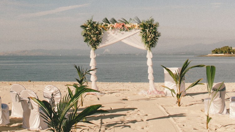 Γαμήλιος τουρισμός στην Ελλάδα: Η ανάπτυξη και οι τάσεις που κερδίζουν έδαφος στη χώρα μας