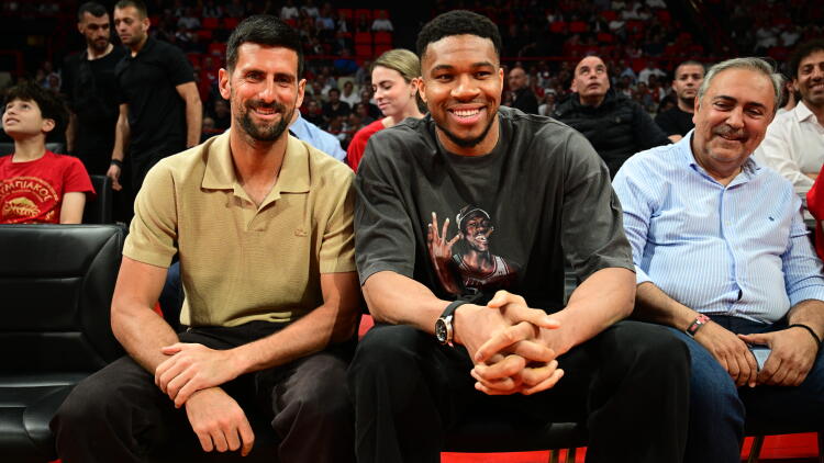 Ολυμπιακός - Μονακό: Στο ΣΕΦ Γιάννης Αντετοκούνμπο και Νόβακ Τζόκοβιτς, βίντεο και φωτογραφίες 