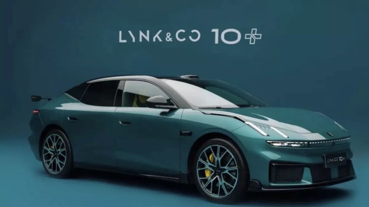 Η Lynk & Co μπαίνει στα σπορ σεντάν