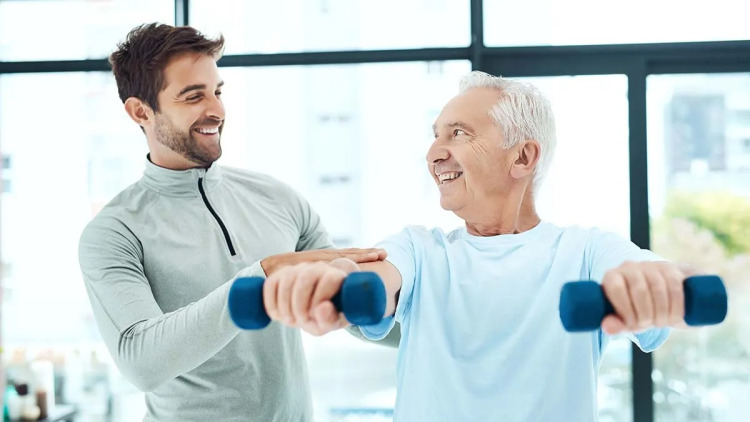 Νέες οδηγίες άθλησης για όσους έχουν οστεοαρθρίτιδα – Τι προβλέπουν
