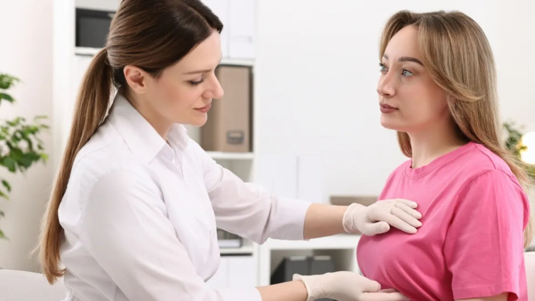 Καρκίνος μαστού: Μαστογραφία ανά διετία για τις γυναίκες 50-74 ετών – Τι αλλάζει με τη νέα οδηγία
