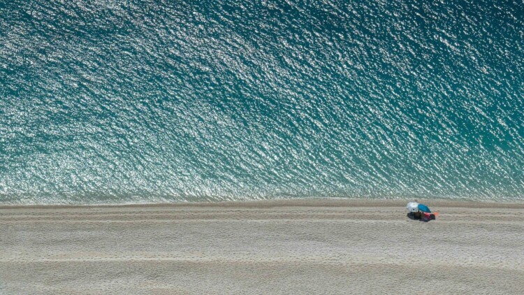 «Ένα νησί με σπάνια ισορροπία»: H Λευκάδα της ηθοποιού, Άννας Μάγκου