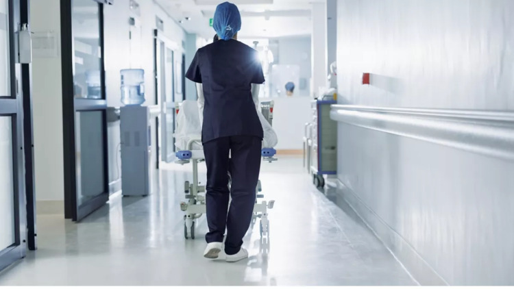 Έσπασε ρεκόρ σε ράντζα το «Αττικόν» – Γιατί δεν λύνεται το πρόβλημα