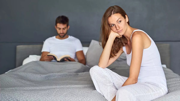 Αισθάνεστε μοναξιά στη σχέση σας; Πώς θα την ξαναζωντανέψετε
