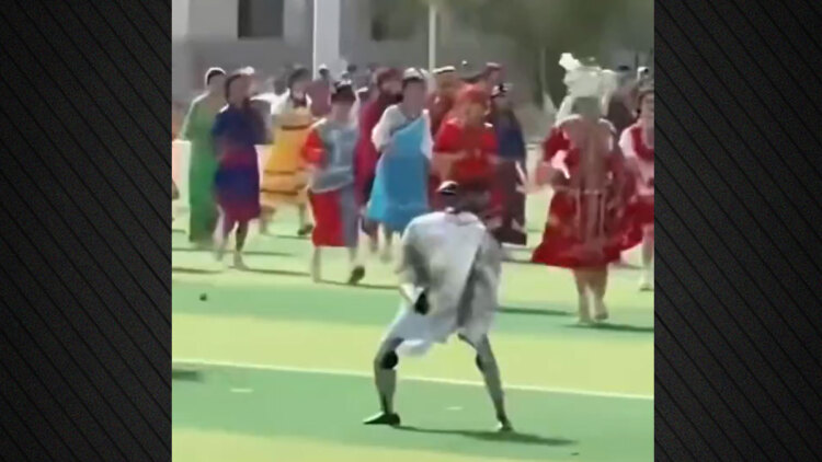 Ρομπότ «τρελάθηκε» σε σχολική γιορτή στην Κίνα, δείτε βίντεο