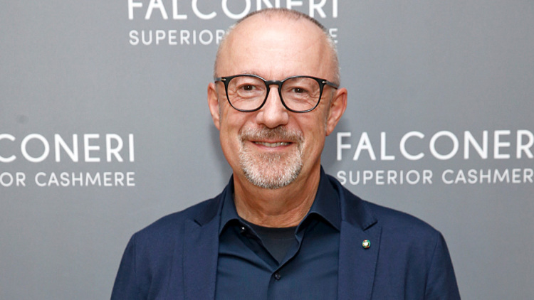 Αεροπορικό ατύχημα για τον ιδιοκτήτη της Calzedonia: Σώθηκε χάρη σε αλεξίπτωτο που «φρέναρε» την πτώση του αεροσκάφους