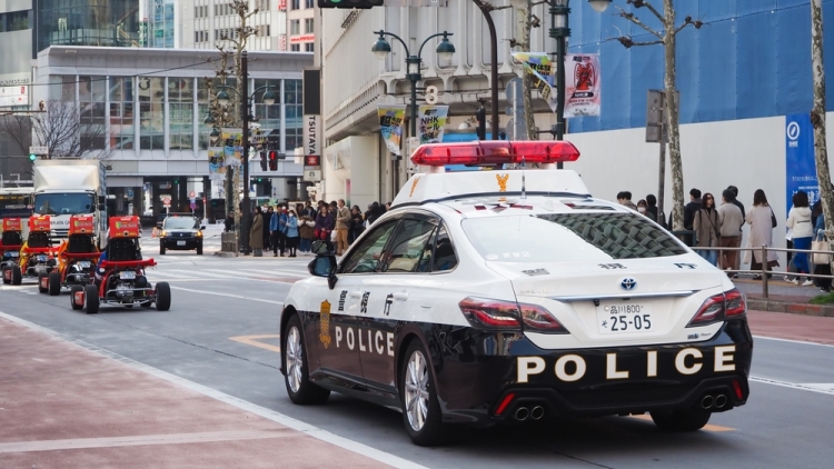 Ιαπωνία: Άνδρας τραυμάτισε με σφυρί εφήβους «επειδή μιλούσαν δυνατά», ψέκασε με άγνωστη ουσία τρεις αστυνομικούς στο Τόκιο