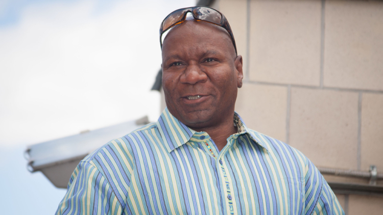 Βινγκ Ρέιμς: Ο σταρ του «Mission: Impossible» κατέρρευσε σε εστιατόριο στο Λος Άντζελες