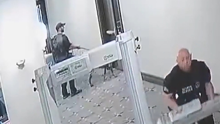 Σκύλος της Μυστικής Υπηρεσίας εντόπισε ύποπτο πριν τους πυροβολισμούς στο δείπνο του Τραμπ και τον αγνόησαν, δείτε βίντεο