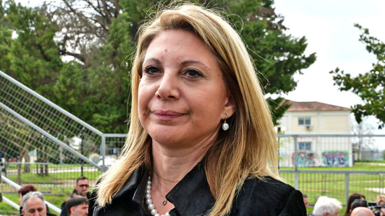 Η Καρυστιανού προαναγγέλλει κόμμα μέσα στον Μάιο και καταγγέλλει: Προσπαθούν να μας διχάσουν εξαγοράζοντας κάποιους