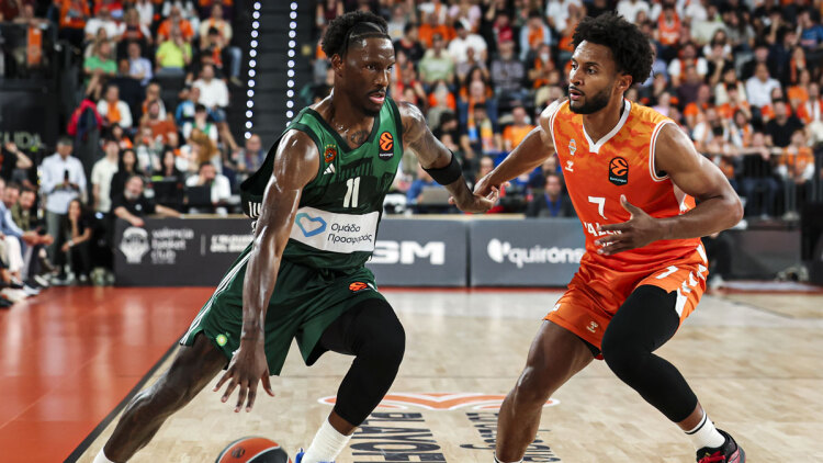 Με buzzer beater του Χέις Ντέιβις ο Παναθηναϊκός ξέρανε την Βαλένθια (107-105 στην παράταση) και έκανε το 2-0 στη σειρά