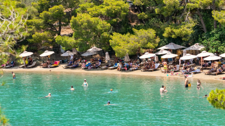 10 ειδυλλιακές παραλίες του Πόρου