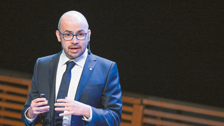 Σερ Ντέμης Χασάμπης: Ποιος είναι ο νέος «εγκέφαλος» του τμήματος AI της Google