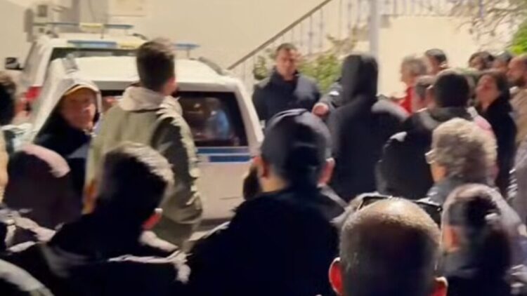 Αιγύπτιος ασέλγησε εις βάρος ανηλίκων στη Σύμη, αναβλήθηκε για το 2027 η δίκη, οργή από τους κατοίκους
