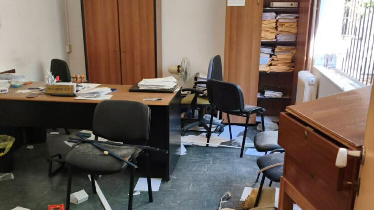 Βανδαλισμός στα ΚΤΕΟ Αγρινίου, ξήλωσαν μέχρι και τα αλουμίνια, δείτε φωτογραφίες