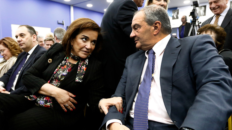 Απών ο Κώστας Καραμανλής από το συνέδριο της Νέας Δημοκρατίας, τι είπε στη συνάντηση με την Ντόρα Μπακογιάννη