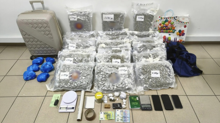 Δύο συλλήψεις στη Θεσσαλονίκη για κύκλωμα που διακινούσε ναρκωτικά, τους έπιασαν με 27 κιλά skunk, δείτε βίντεο