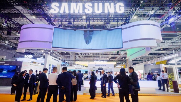 H Samsung στο κλειστό club του 1 τρισ. δολαρίων: Πώς το ράλι της τεχνητής νοημοσύνης εκτίναξε την αξία της