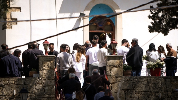 Μητροπολίτης Ρεθύμνης στην κηδεία του 21χρονου: Δεν θα ακουστεί ξανά κανένας πυροβολισμός, αυτό είναι μια υπόσχεση για τον Νικήτα