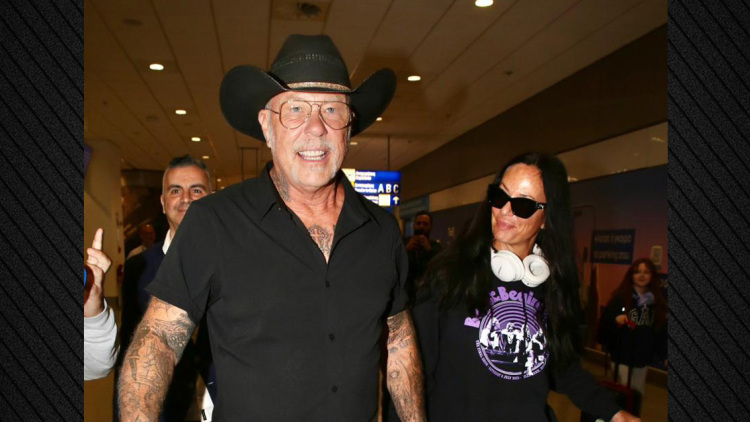 Ο frontman των Metallica Τζέιμς Χέτφιλντ χέρι χέρι με την αρραβωνιαστικιά του στο Ελευθέριος Βενιζέλος