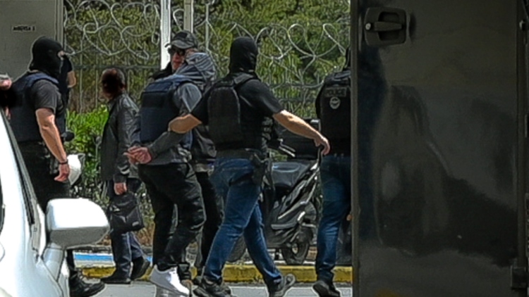 Δίωξη για εννέα κακουργήματα και έξι πλημμελήματα στους συλληφθέντες για τη δολοφονία του «θαμνάκια» Μοσχούρη