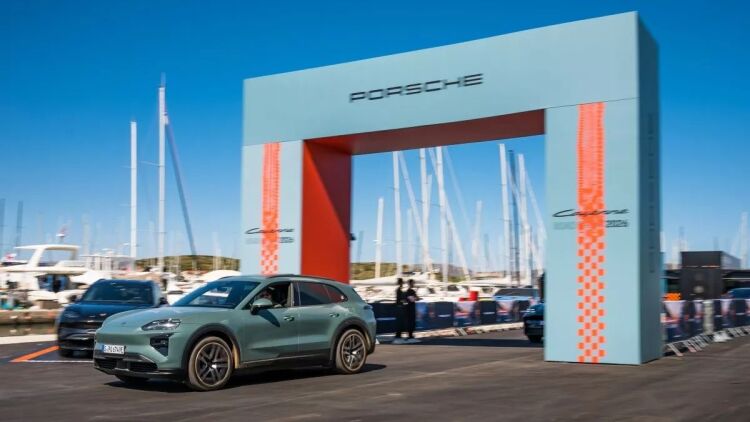 Πόσο κοστίζει η ηλεκτρική Porsche Cayenne στην Ελλάδα;