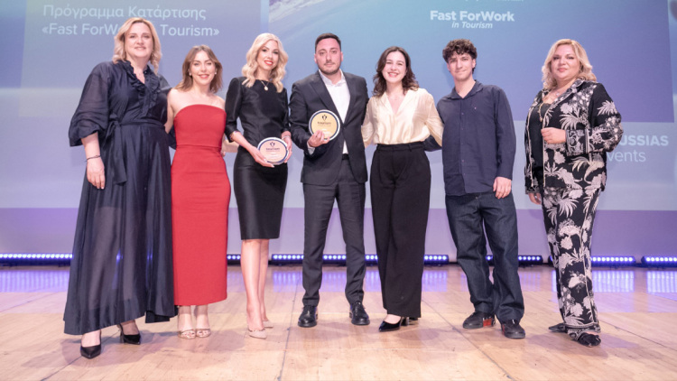 Tourism Awards 2026: Διπλή χρυσή βράβευση για το «Fast ForWork in Tourism» του εκπαιδευτικού ομίλου ΔΕΛΤΑ 360 και του ξενοδοχειακού ομίλου GRECOTEL