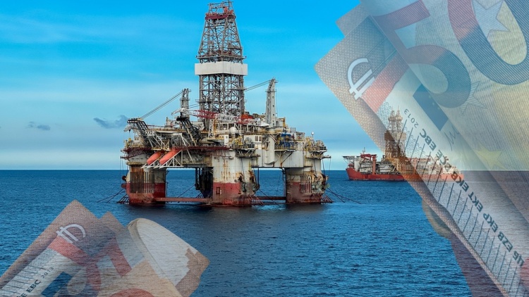 Τα νοικοκυριά «στραγγίζουν», οι εταιρείες «θησαυρίζουν»: Ποιοι κλάδοι μετρούν κέρδη δισεκατομμυρίων από τον πόλεμο στη Μέση Ανατολή