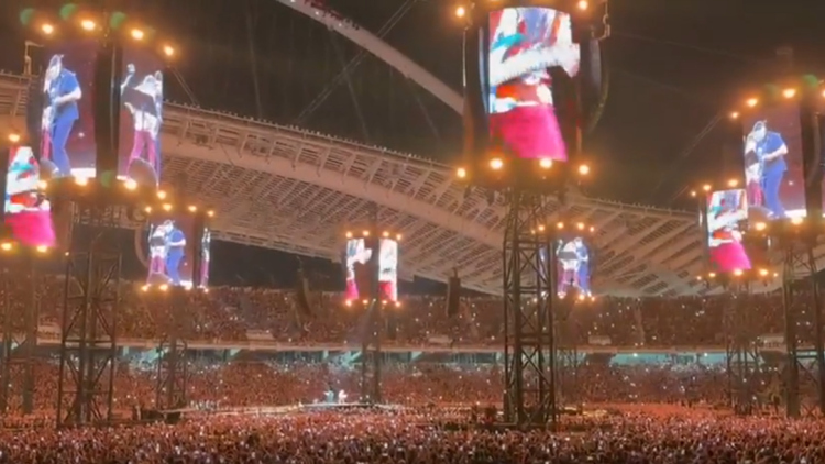 Οι Metallica με ελληνικό χρώμα στο ΟΑΚΑ, έπαιξαν το συρτάκι του Ζορμπά και Τρύπες
