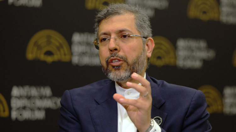 Αναπληρωτής Ιρανός ΥΠΕΞ: Εάν Βρετανοί και Γάλλοι υποστηρίξουν τις παράνομες ενέργειες των ΗΠΑ θα δεχτούν την άμεση απάντησή μας