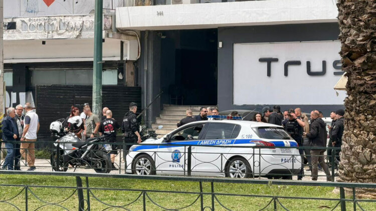 Πυροβόλησαν γυναίκα έξω από μπαρ στην Καλλιθέα, συνελήφθη ο δράστης