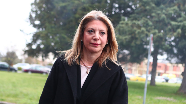 Μαρία Καρυστιανού: Εκλογικό «σπριντ» ανήμερα Κωνσταντίνου και Ελένης, με περιστέρι και ελιά
