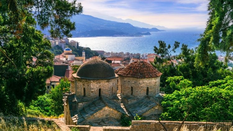 Ύμνοι από ολλανδική ιστοσελίδα για τον μυστικό προορισμό του Αιγαίου: Σπάνια βλάστηση, καταπράσινα φαράγγια, εξωτικές παραλίες