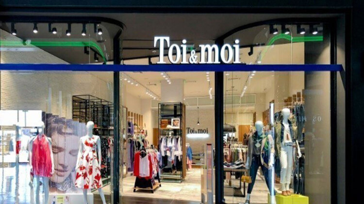 Toi&moi: Η ελληνική fashion εταιρεία που έχτισε δίκτυο από το Περιστέρι μέχρι το Dubai Mall