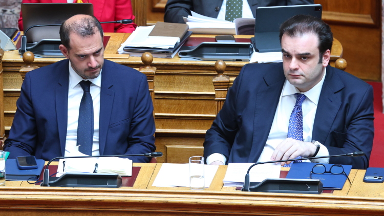 Βουλή: Υπερψηφίστηκε στην Ολομέλεια το φορολογικό νoμοσχέδιο