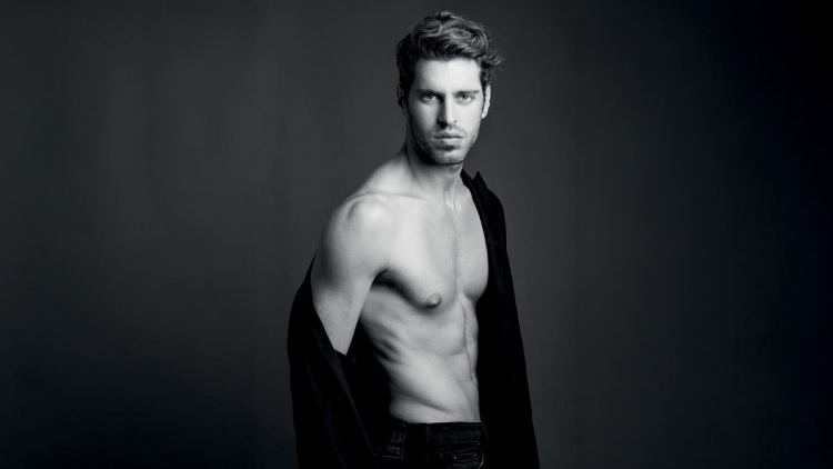 Χρήστος Κατσαφάδος: Το top model που είναι και πολιτικός μηχανικός