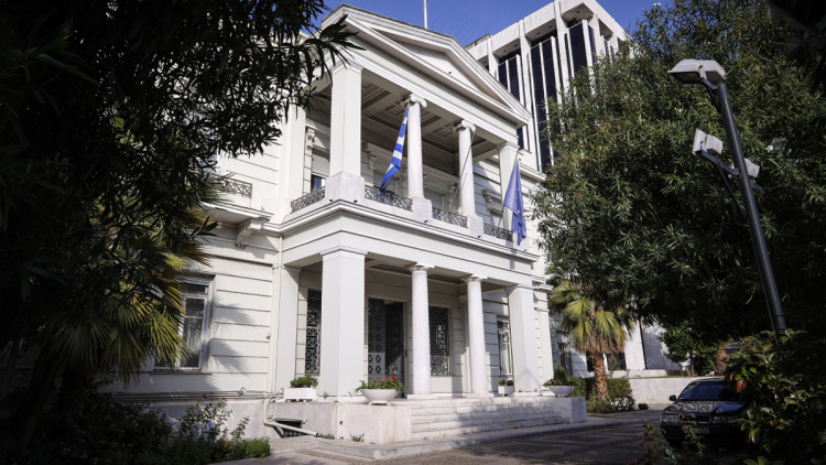Σκληρή απάντηση της Αθήνας στην Τουρκία για τους μουφτήδες στη Θράκη: «Υποκριτικό να μας παραδίδετε μαθήματα θρησκευτικής ελευθερίας»
