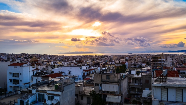 Σαρηγιάννης: Τα δύο σενάρια για τη μυστηριώδη οσμή στα νότια προάστια, «εκτιμάται ότι προέρχεται από τη θάλασσα»

