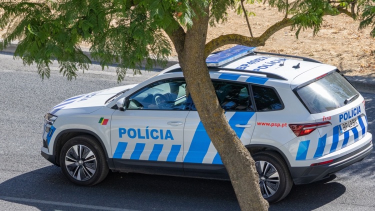 Μυστήριο στην Πορτογαλία: Παιδιά 3 και 5 ετών περιφέρονταν μόνα τους σε αυτοκινητόδρομο