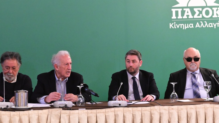Με διευρύνσεις πολλών ταχυτήτων η απάντηση του ΠΑΣΟΚ στα κόμματα Τσίπρα και Καρυστιανού