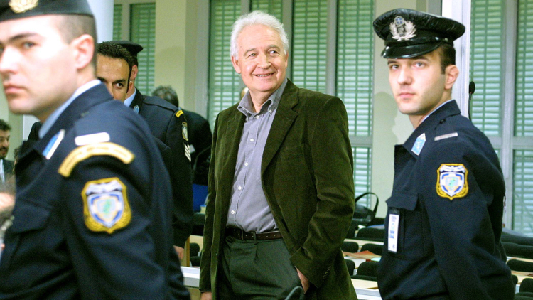 Αλέξανδρος Γιωτόπουλος: Ο αμετανόητος αρχηγός της 17Ν ελεύθερος και με... διδακτορικό