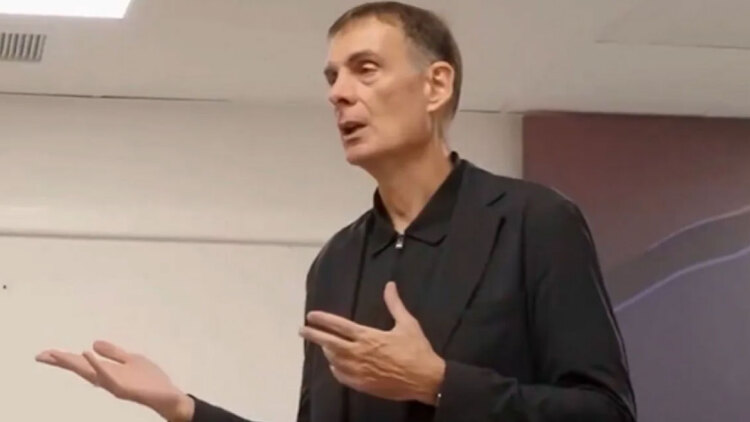 «Μείνετε ταπεινοί, έχουμε τα πάντα για να πάμε ως το τέλος»: Η ομιλία του Μπαρτζώκα στα αποδυτήρια μετά τον ημιτελικό, βίντεο 