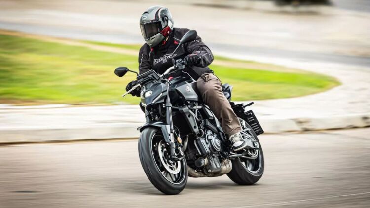 Δοκιμάζουμε τη Yamaha με το αυτόματο κιβώτιο - Πόσο κοστίζει στην Ελλάδα;
