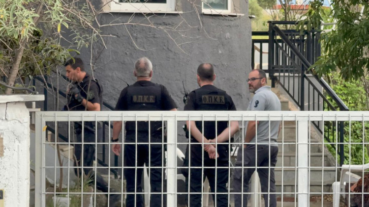 Οικογενειακό δράμα στη Θεσσαλονίκη: Πώς σκότωσε ο 30χρονος τον 67χρονο πατέρα του, τα ευρήματα στο σπίτι του φονικού