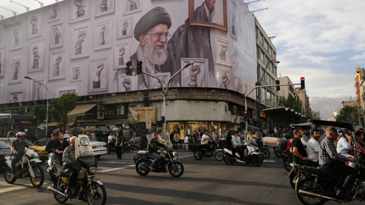 Το διπλωματικό θρίλερ για το τέλος του πολέμου μεταξύ ΗΠΑ και Ιράν: Οι αντιφάσεις, τα «αγκάθια» και οι κρίσιμες αποφάσεις
