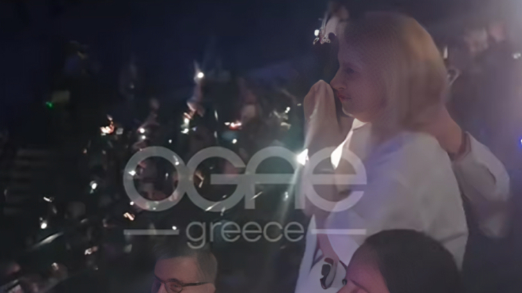 Τα δάκρυα της μητέρας του Ακύλα όταν τον είδε να τραγουδάει στον τελικό της Eurovision, δείτε βίντεο